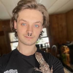 Meet your Posher, Devin